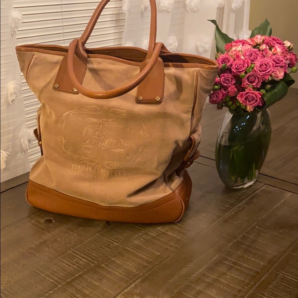 Burberry tote